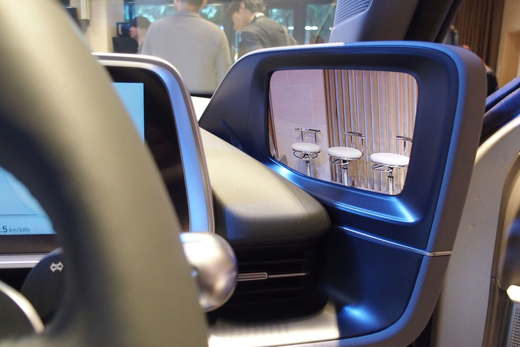 ヒョンデ・アイオニック6（デジタルサイドミラーのディスプレイ）