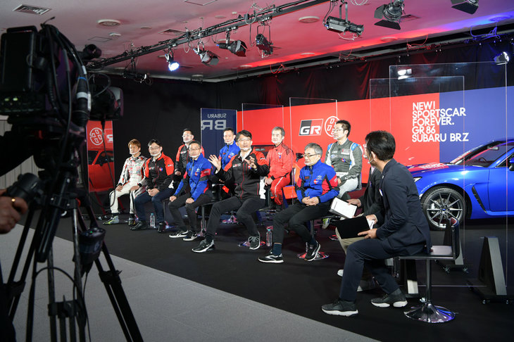 トークショー収録の様子。今回のイベント共催は、スバル側からの発案によるものだった。