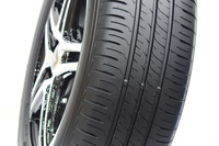 ダンロップの「エナセーブ ネクストIII」は、「水素添加ポリマー」と「セルロースナノファイバー」を用いた初のタイヤとして登場。195/65R15の1サイズみがラインナップされている。