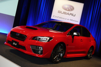 ステージ上には「S4」のみの姿が……