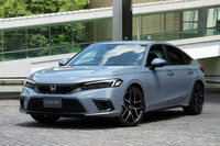 「ミツオカM55コンセプト」のベースとなる、現行型「ホンダ・シビック」。見比べてみると、とくにフロントまわりは全く似ていない。