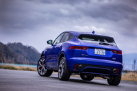 「E-PACE R-DYNAMIC HSE P300」のボディーサイズは、全長×全幅×全高＝4410×1900×1650mm。ホイールベースは2680mmとなる。