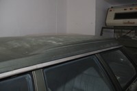 「GLステーションワゴン4WD」のルーフ後方は、このように盛り上がっていた。