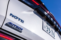 今回の試乗車は、四輪駆動モデルの「ノートAUTECHクロスオーバーFOUR」。最高出力116PSの前輪用モーターに、同68PSの後輪用モーターを組み合わせる。