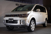 三菱の新型ミニバン「デリカD：5」デビュー