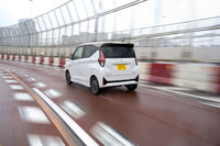 デビューから4年を経た「三菱eKクロスEV」。最新のライバルに対してゆずるところも見受けられたが、それでも軽EVとしての魅力は十分に感じられた。