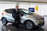 ルノー・キャプチャーに日本導入1周年記念車