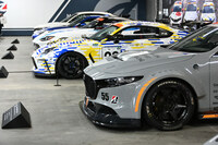 スーパー耐久を戦うトヨタ、ホンダ、日産、スバルのマシンも展示。トヨタとスバルのスーパー耐久チームの代表は、この日のトークショーにも登場した。