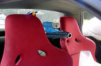 ビデオカメラ付きコンピューターが、車内からの迫力ある動画を送る