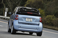 ボディカラーは、テスト車のライトブルーメタリック（オプション）とマットライトグリーンの2色が加わり、全7色が用意される。