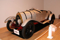 クラスAの「1923年ブガッティT22」。地肌むき出しのアルミボディがレーシングライクな雰囲気だが、実際に英国の名門コースであるブルックランズなどでレースに参戦したヒストリーを持つという。
