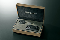 30周年記念アイテムの本革製キーボックス。