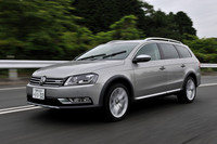 ハルデックスカップリングを用いた4WDシステムを採用。通常時は主に前輪で駆動し、後輪に10％の駆動力が送られるにすぎない。しかし、走行や路面の状況に応じて、最大で約100％伝達される。