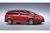 トヨタ、「ウィッシュ」に2リッターエンジン追加の画像