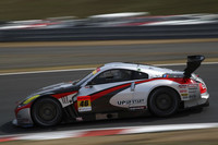 GT300クラス優勝のNo.46 アップスタート MOLA Z(横溝直輝/阿部翼組)
