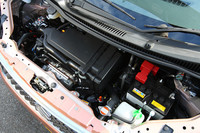 FXリミテッドに搭載されるNAの直3ユニット。先代モデルに比べ、低回転域でのトルクが増したという。