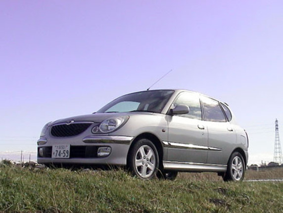 【スペック】全長×全幅×全高＝3690×1600×1435mm/ホイールベース＝2370mm/車重＝870kg/駆動方式＝FF/1.3リッター直4DOHC16バルブ（110ps/7000rpm、12.8kgm/4400rpm）/車両本体価格＝144.8万円（テスト車＝164.0万円）