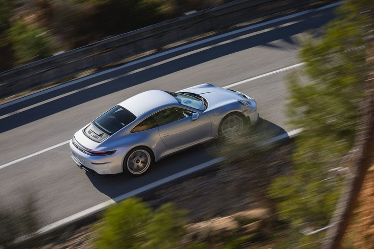 「911 GT3」には厳しい時代を迎えているが、苦労の末に自然吸気エンジンのままで残してもらったことに感謝したい。このピュアなドライビングプレジャーはいつまで味わうことができるのだろうか。