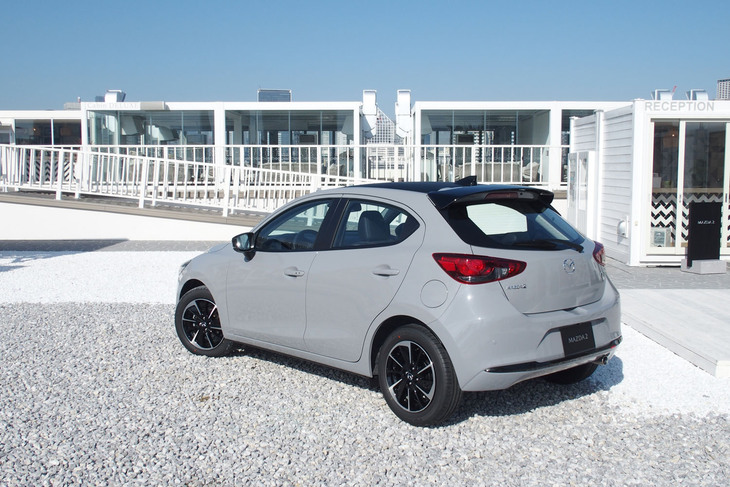 マツダ2 XDスポルト＋（海外仕様車のリアビュー）