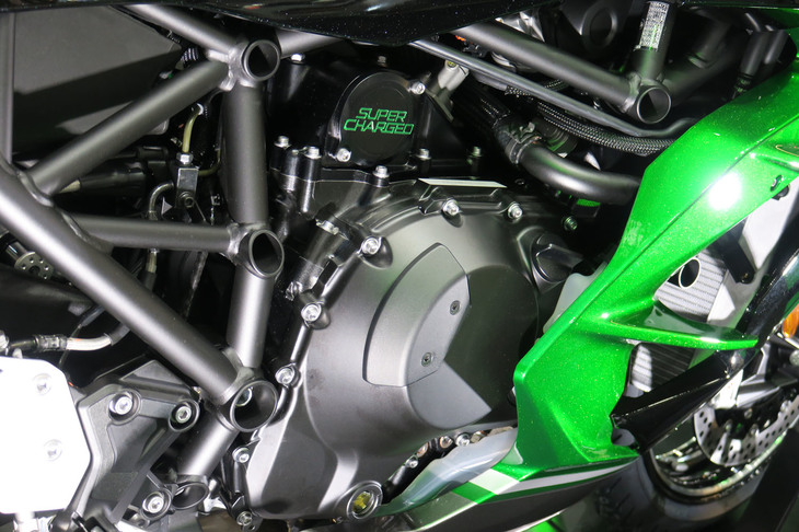 カワサキ・ニンジャH2 SX SE