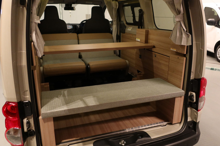 日産NV200バネットMYROOM（インテリア＜リビングルームモード時＞）