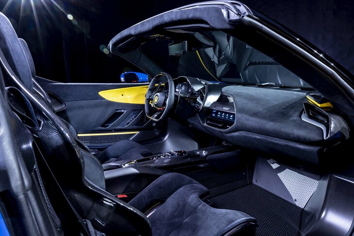 フェラーリSF90 XXスパイダー（インテリア）