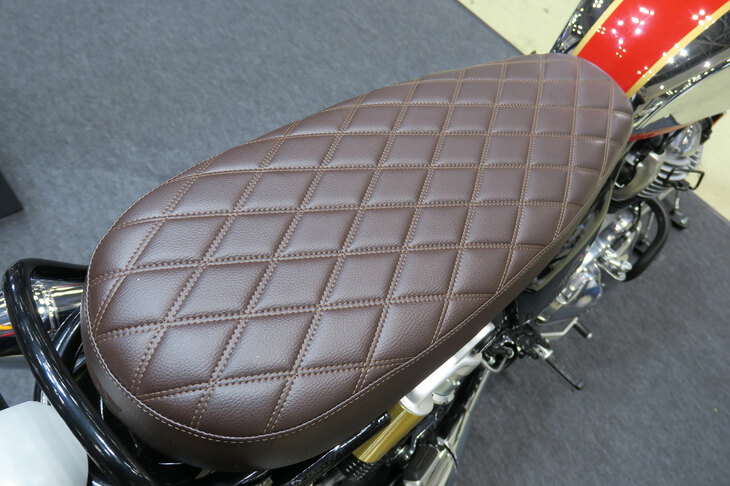 ロイヤルエンフィールドINT650