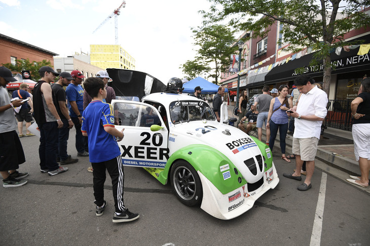 こちらはパイクスピークオープンクラスに参戦した1972年型の「フォルクスワーゲン・バグ（ビートル）」。2リッターのディーゼルターボを搭載している。ドライバーはWRC（世界ラリー選手権）で活躍したマンフレッド・ストールで、「PPIHCは初めての参戦。高い山だけど、ラリーに似ているから違和感はないよ」と語った。とはいえ、「レースウイークはトラブルが多くてまともに走れなかった」とのこと。決勝は、クラス10位にとどまることとなった。