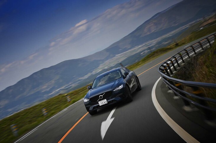 ボルボS90リチャージ アルティメットT8 AWDプラグインハイブリッド