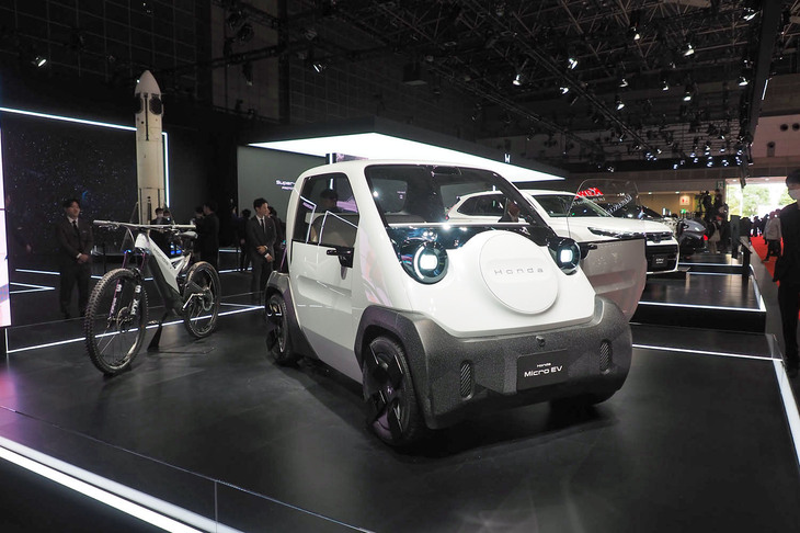 新型電気自動車「スーパーONE プロトタイプ」の陰に隠れてしまったが、ホンダの「マイクロEV」も注目の一台だ。