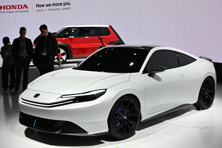 「ジャパンモビリティショー2023」の会場で世界初公開された「ホンダ・プレリュード コンセプト」。