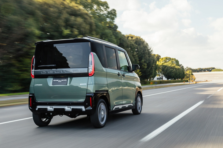 スーパートールワゴンをかさ上げした軽のクロスオーバーというのは、筆者の知る限りでは「デリカミニ」の4WD車が史上初。どのような走りに仕立ててくるか、興味津々である。