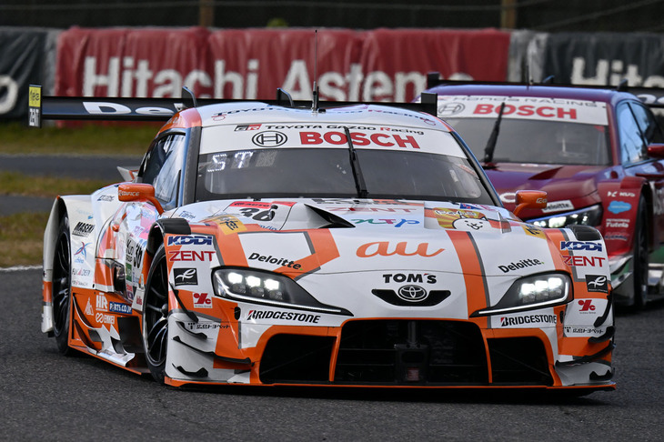 最終戦を制したNo.36 au TOM'S GR Supra（坪井 翔／山下健太）。2023年からの連覇も達成した。（写真提供 GTA）