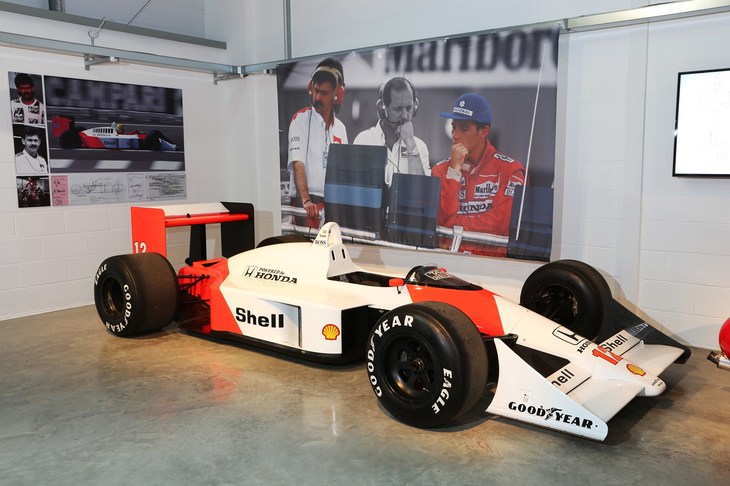 1988年「マクラーレンMP4/4」。マレーにとって、またマクラーレン・ホンダにとって最も成功したF1マシン。1.5リッターV6ターボ付きエンジンを搭載し、全16戦中15勝を果たした。