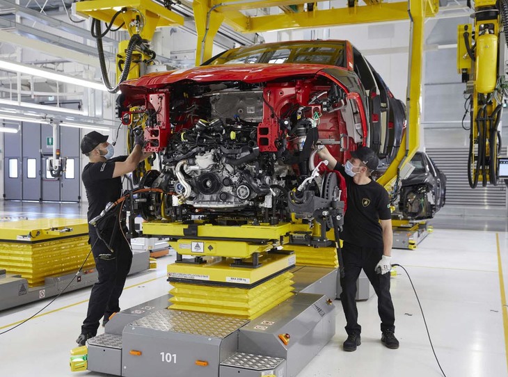 日本で販売されたランボルギーニ車の約半数を占めるなど、2019年は同ブランドの躍進に貢献した「ウルス」。現在、着々と生産が進められている。