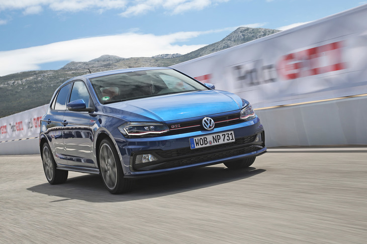 従来モデルより一回りボディーサイズが拡大した「ポロGTI」。その寸法は全長×全幅×全高＝4067×1751×1438mmと、5ナンバー枠を超えた。