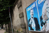 150km/hへの引き上げを推進しているのは連立与党の同盟。これは、同党の書記長であり、2018年6月から副首相兼内務大臣を務めるマッテオ・サルヴィーニ氏のポスター。