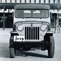 グリルの上にあしらわれた三菱のエンブレムと「WILLYS」のロゴに注目。三菱が当初生産していたのは、民生ジープの第1弾たる「CJ-3A」だが、1953年より本国ではハリケーンエンジンを搭載した「CJ-3B」に生産が移行。“三菱版”も、同年7月に生産が始まった「J3型」はCJ-3Bがモデルとなっていた。