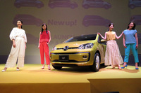 発表会では、「up!」にカラフルなボディーカラーをモチーフにしたファッションショーも催された。