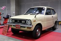 1972年「三菱ミニカF4」。この年に登場した3代目ミニカで、駆動方式はオーソドックスなFRのままだが、エンジンは従来の2ストロークから新開発された4ストロークの水冷直2 SOHCとなった。広告のイメージキャラクターが岸部シローだったことを覚えている。