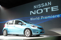 日産、新型「ノート」と新開発エンジンを公開