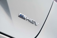 発売から1カ月が経過した2021年5月24日の時点で約3万2000台の受注があったという新型「ヴェゼル」。そのうち93％をハイブリッドモデルが占めているという。