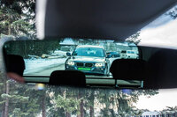 渋滞の最後尾などで感じる、「後続車が追突せずに停止してくれるか？」といった不安も減少するかもしれない。（photo: BIRVp / Lumaco Innovations）