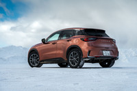 今回は雪を求めて長野県の霧ケ峰高原まで足を延ばした。雪上試乗にはおあつらえ向きの路面状態だ。