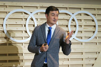 カーボンニュートラルの実現へ向けた、アウディの取り組みを説明するアウディ ジャパン ブランドディレクターのマティアス・シェーパース氏。