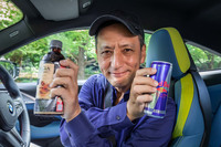 コーヒーなどに含まれるカフェインには一時的ではあるが目を覚ます効果がある！「摂取から30分後に覚醒効果が出るので眠くなる前に飲みましょう」と望月さんが教えてくれた。