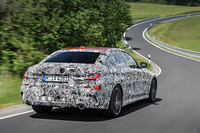 BMWが7代目となる次期「3シリーズ」の写真を公開の画像