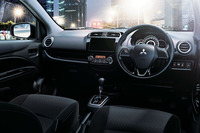 上級グレード「G」のインテリア。