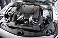 「SL500」に搭載される、4.7リッターV8ツインターボユニット。435ps、71.4kgmを発生する。