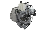 4段ATに代わって採用された5段「AGS」。このトランスミッションを搭載した「F」のFF車は、29.6km/リッターという燃費性能を実現している。
    